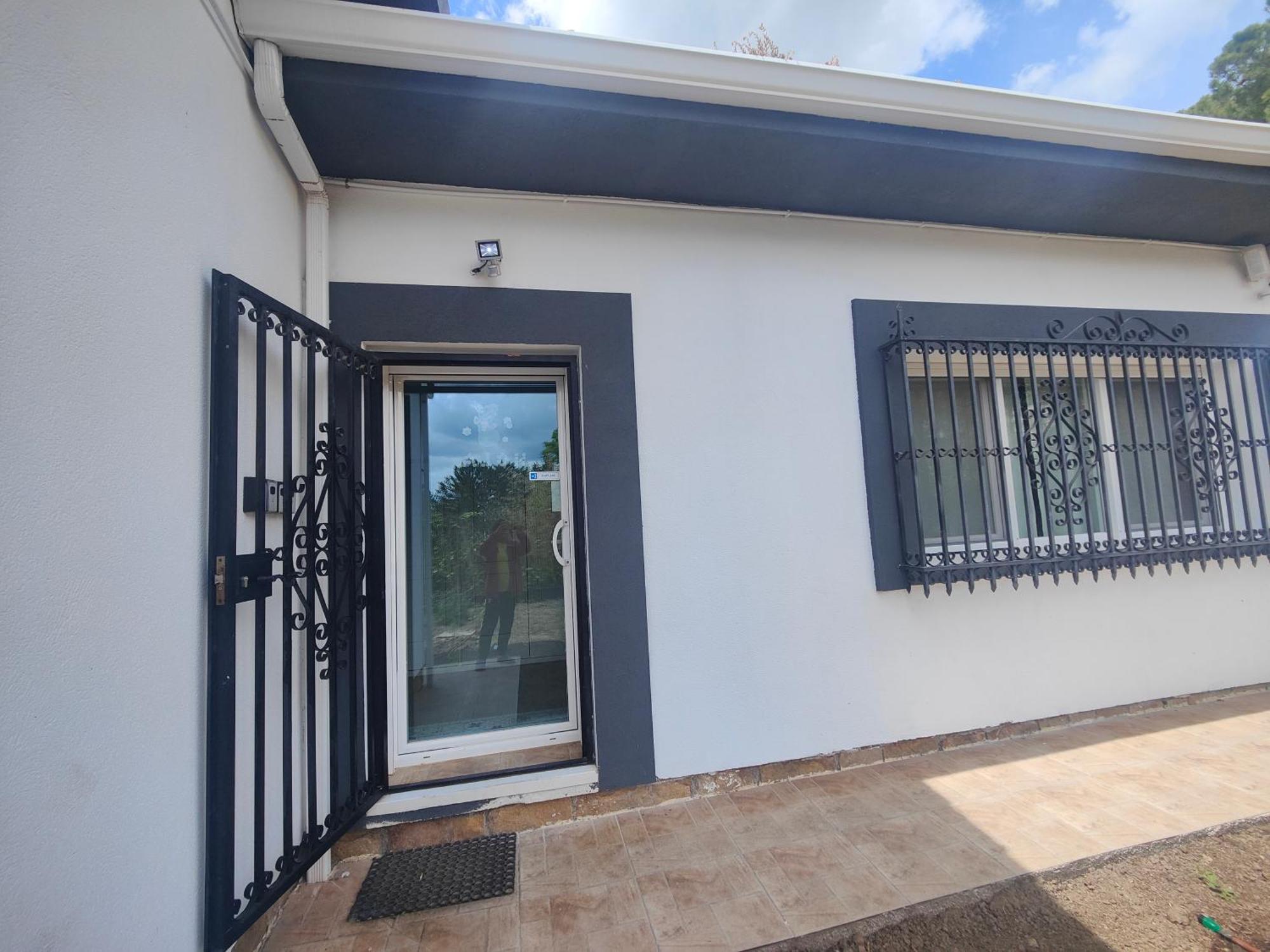 Chalet Con Piscina Y Jacuzzi En Madrid Alquila Habitaciones Algete Екстериор снимка