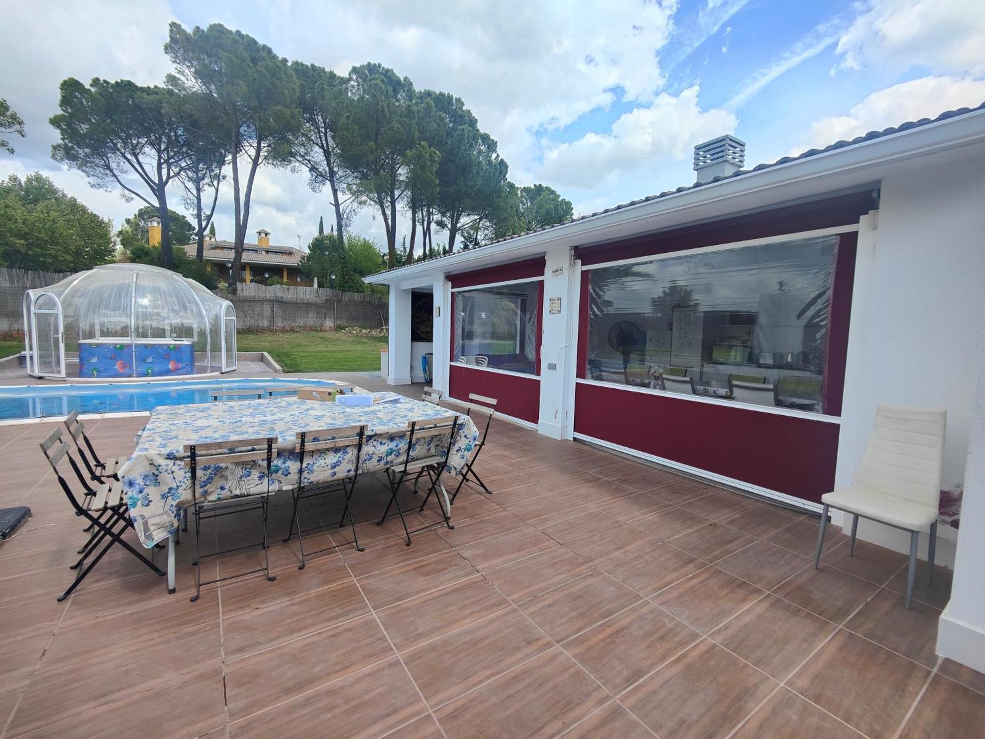 Chalet Con Piscina Y Jacuzzi En Madrid Alquila Habitaciones Algete Екстериор снимка